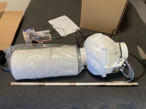 Aktivkohlefilter und Abluftventilator